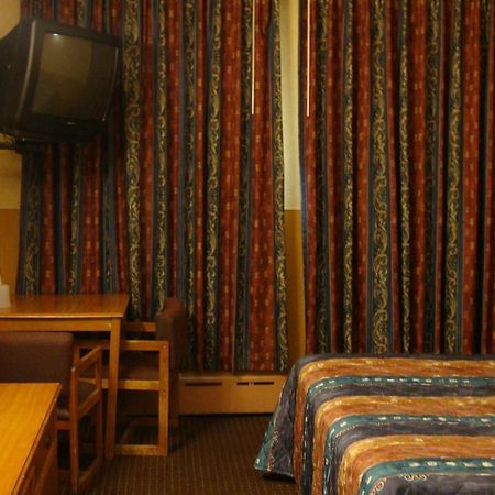 Riviera Motor Inn Brooklyn نيو يورك الغرفة الصورة