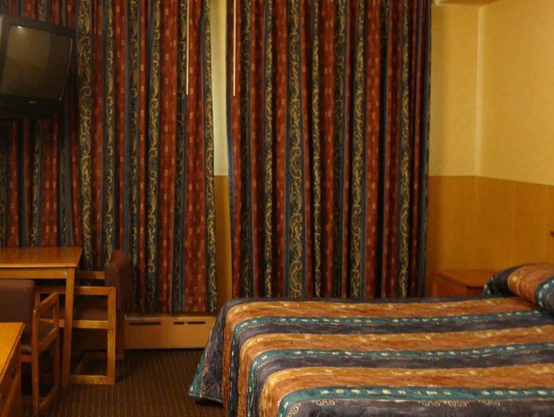 Riviera Motor Inn Brooklyn نيو يورك المظهر الخارجي الصورة